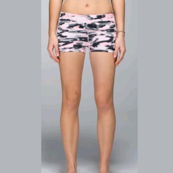 lululemon athletica Pants - Lululemon Boogie Shorts Wamo Camo Pink